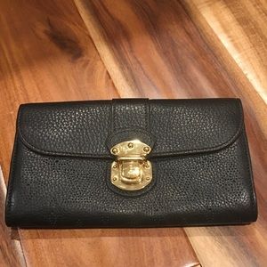 Louis Vuitton Amelia wallet in noir mahina